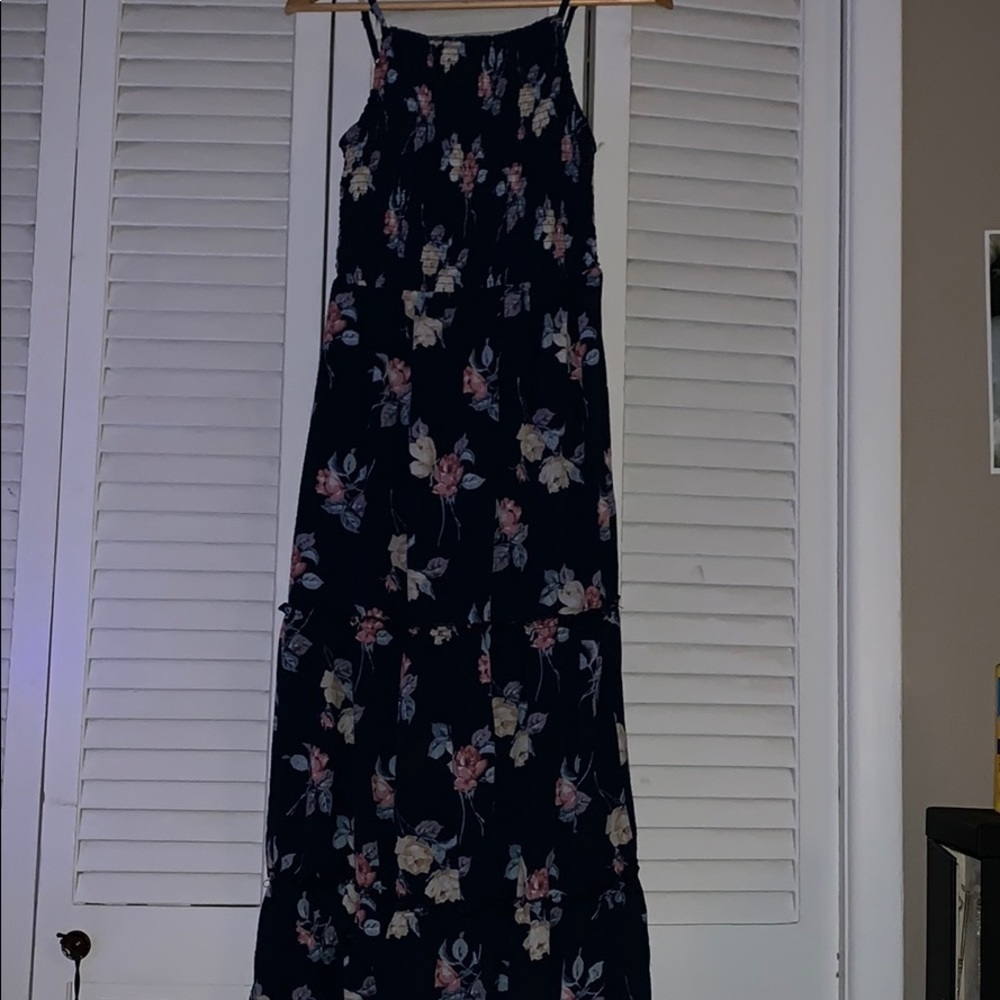 Women’s maxi dress, size medium
